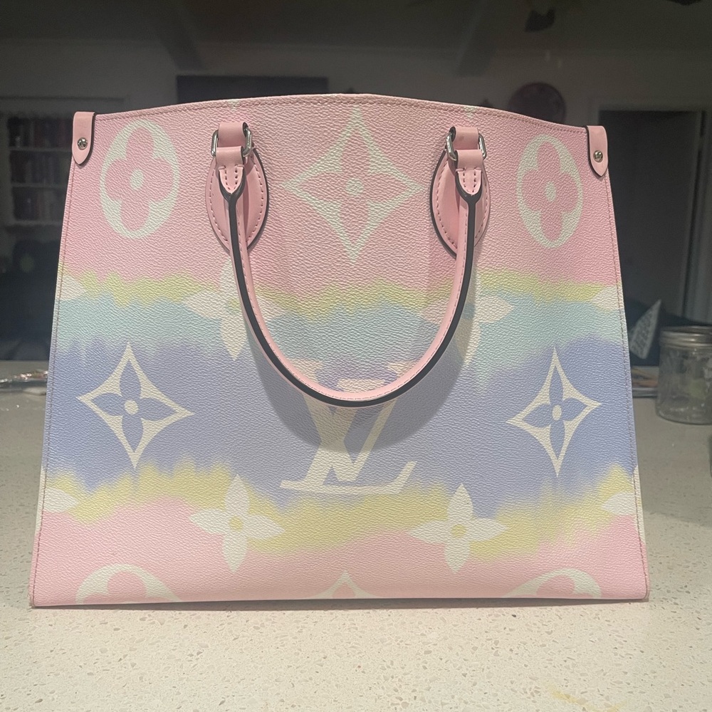 Louis Vuitton on the go Escale GM